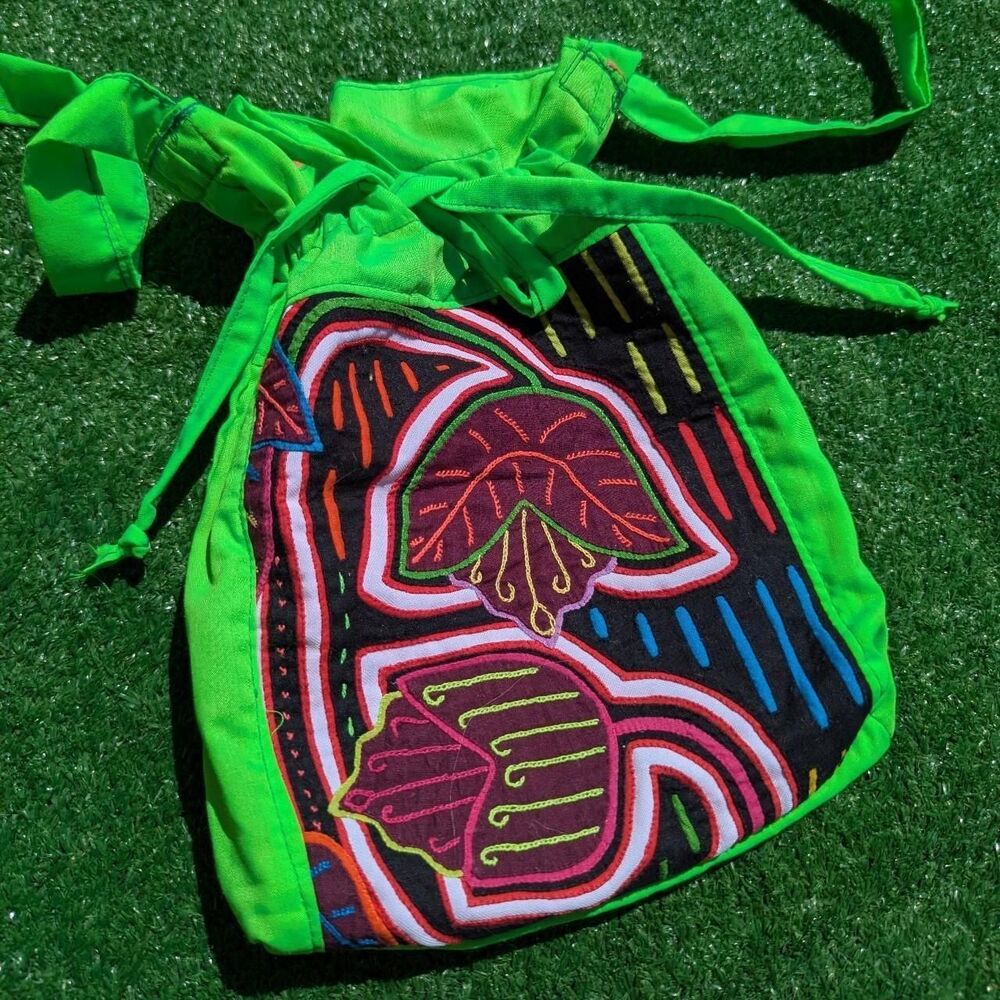 Panama Kuna Trible Neon Green MOLA sinch Pouch Purse, Lined NEW & Clean 8x11